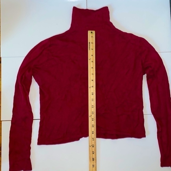City Spirit Cherry Red silk and cashmere mock turtleneck sweater. Size SM. - Picture 7 of 7